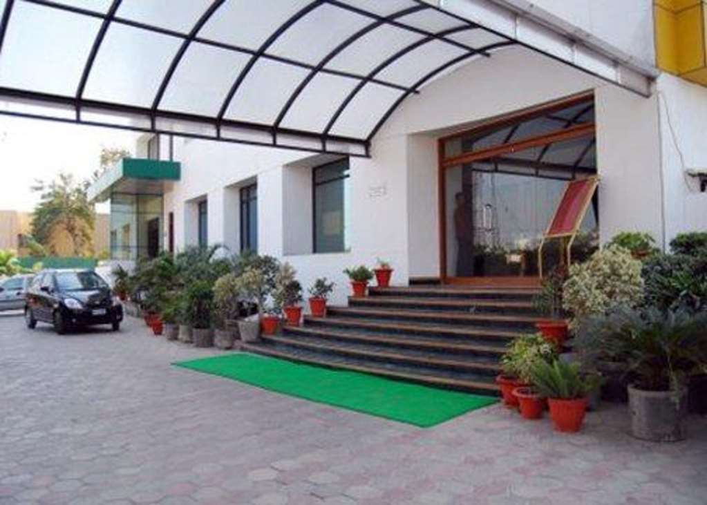 Comfort Inn Lucknow Dış mekan fotoğraf